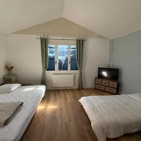 Hébergement de vacances Maison Au Bord De L'eau Dans Le Marais Poitevin Magne (Deux-Sevres)