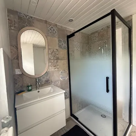 Hébergement de vacances Maison Au Bord De L'eau Dans Le Marais Poitevin Magne (Deux-Sevres)