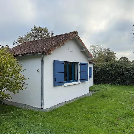 Maison Au Bord De L'eau Dans Le Marais Poitevin Hébergement de vacances Magne (Deux-Sevres)